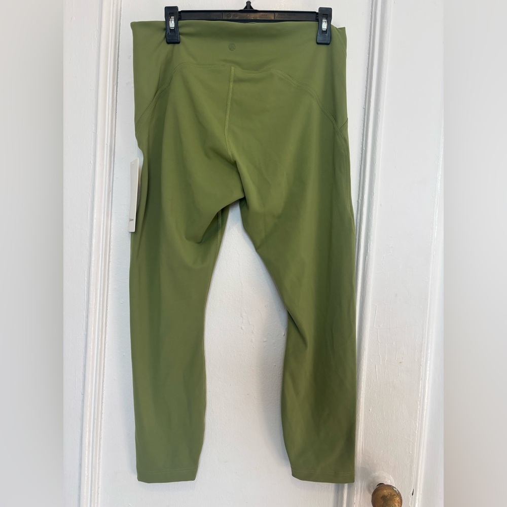 Lululemon InStill High-Rise Tight 25"
Green Foliage Size 14 - Picture 4 of 7